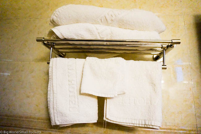 Ethiopia, Bahar Dar, Solyana Hotel Towels