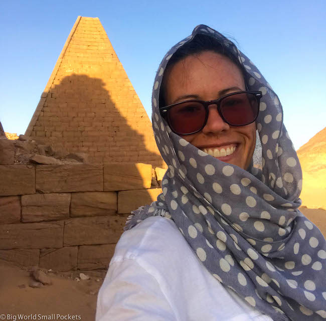 Sudan, Pyramids, Headscarf