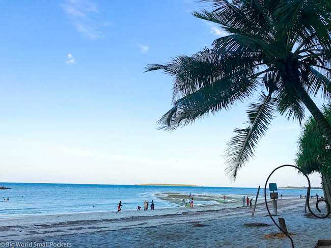 Tanzania. Dar Es Salaam, Beach