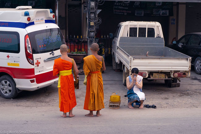Laos, Luang Prabang, Monks