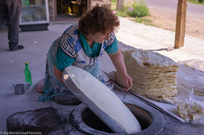Armenia, Lady, Lavash Bread