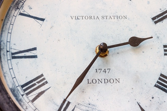 London, Victoria Station, Clock