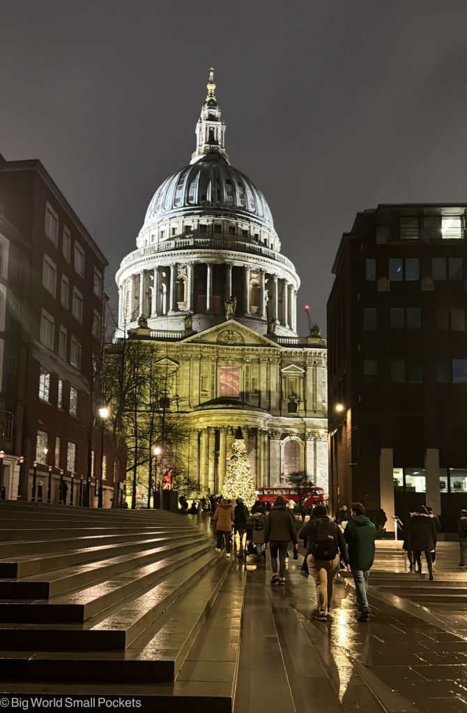 London, St Pauls, Night View