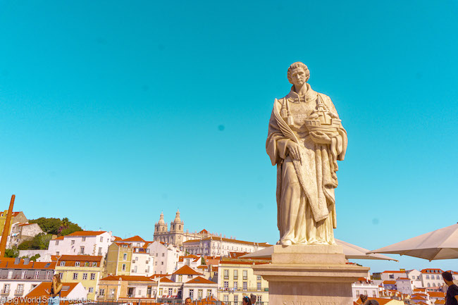 Portugal, Lisbon, Statue