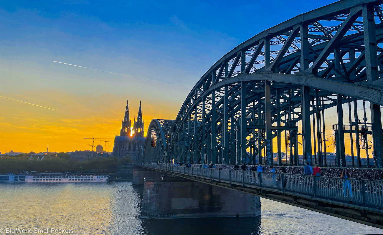 Germany, Cologne Cathedral, Bridge