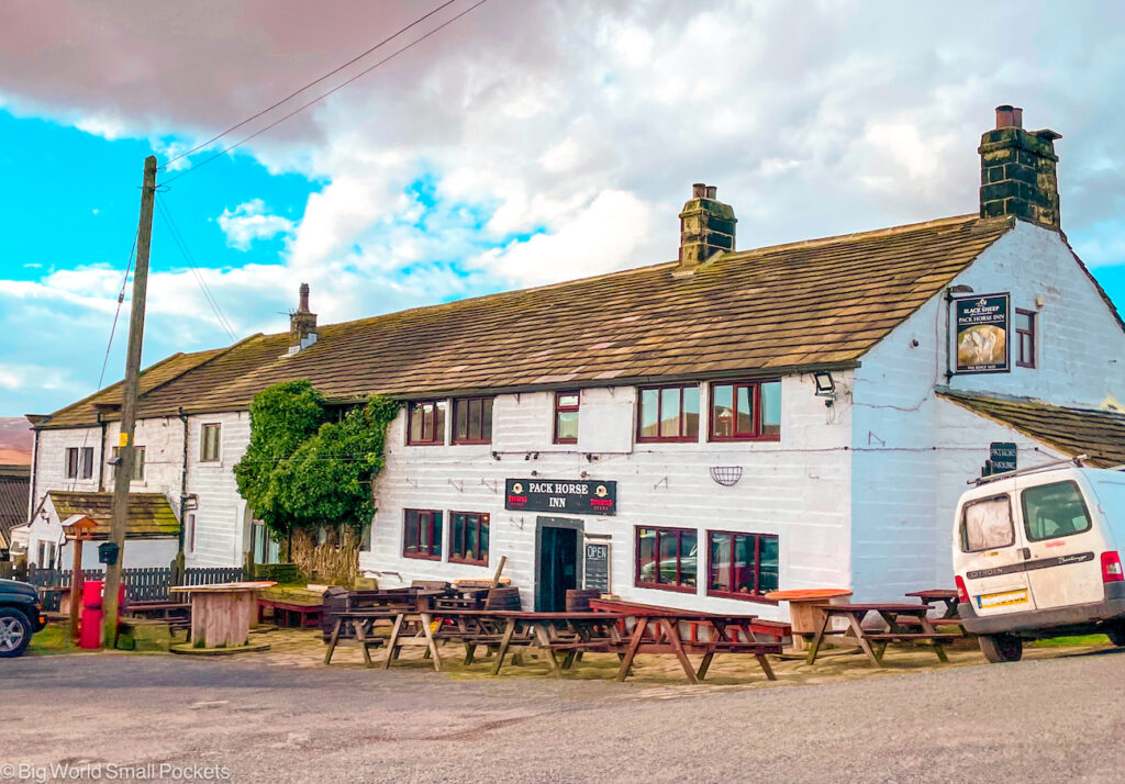 Hedben Bridge, Pubs, Packhorse Inn