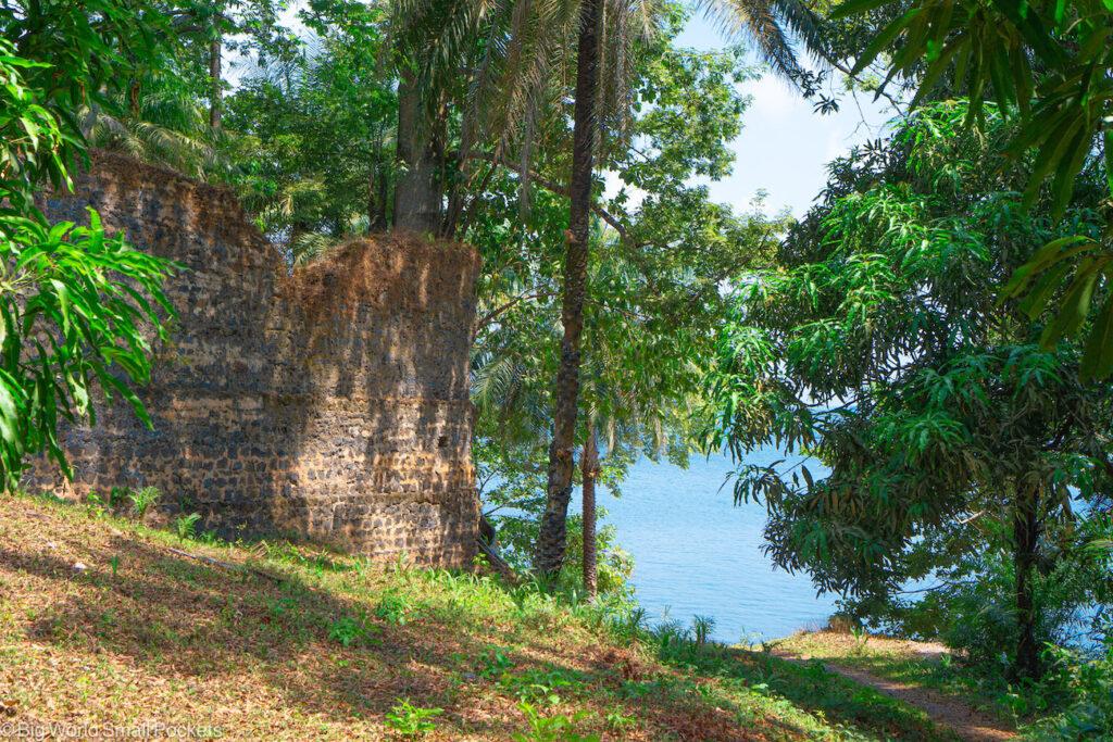 Sierra Leone, Bunce Island, Fort Walls