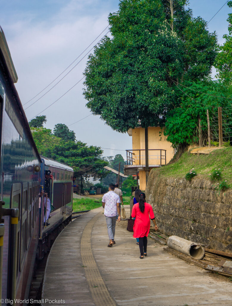 Sri Lanka, Kandy to Colombo, Woman in Red Dress