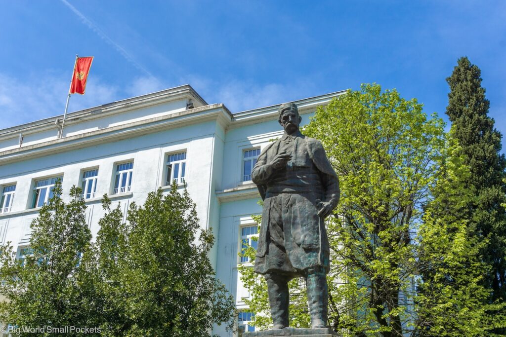 Montenegro, Podgorica, Statue