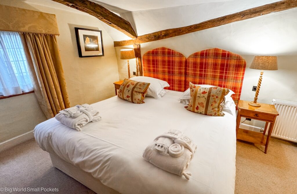 Suffolk, Lavenham, Swan Hotel Bedroom