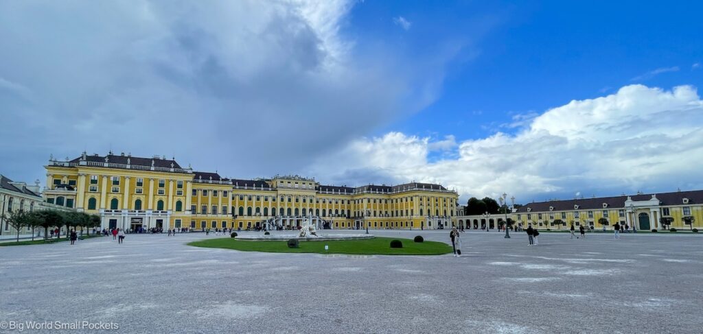 Austria, Vienna, Schönbrunn Palace Courtyard