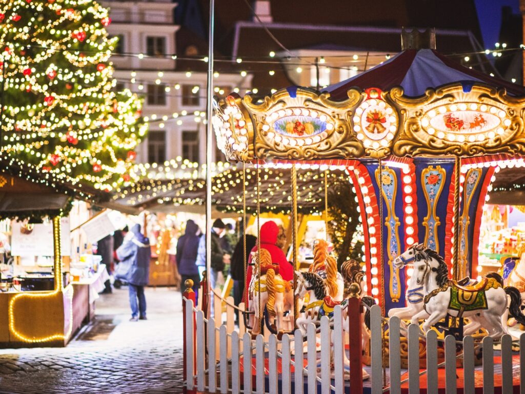 Vienna, Schönbrunn Palace Christmas Market, Rides