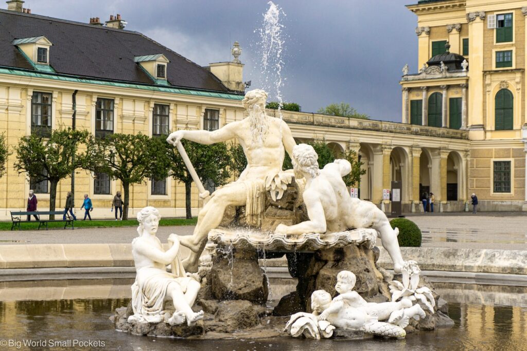 Austria, Schönbrunn Palace, Fountain in Courtyard