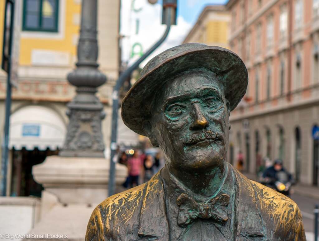 Italy, Trieste, Statue