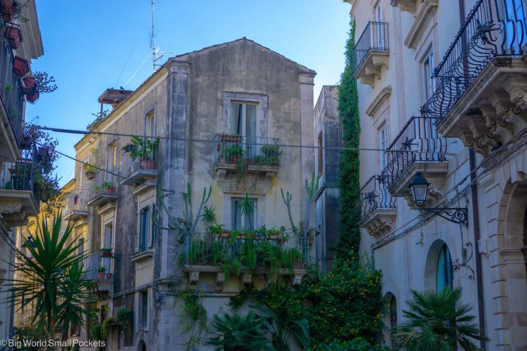 Sicily, Siracusa, Residential Street