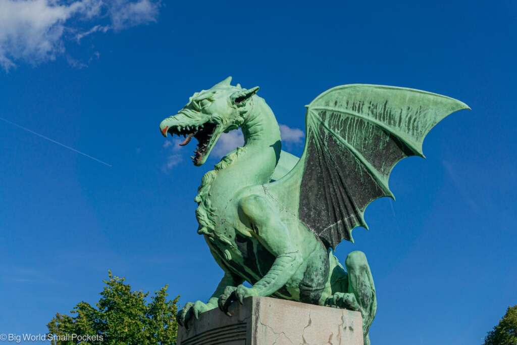 Slovenia, Ljubljana, Dragon Statue