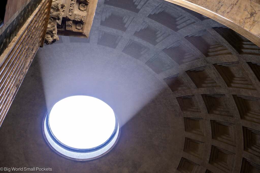 Italy, Rome, Light inside Pantheon