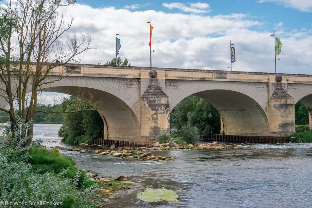 France, Tours, Bridge